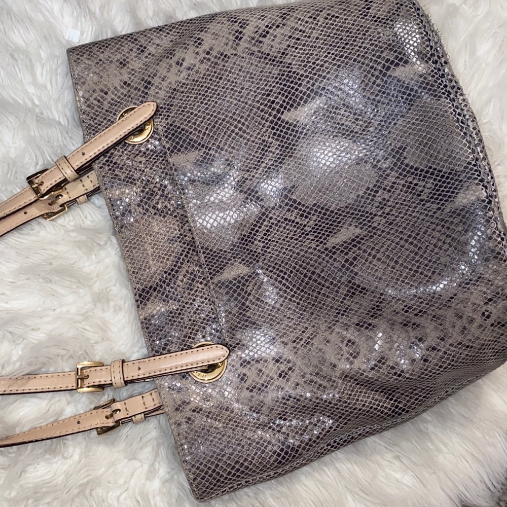 Michael Kors python handbag - Picture 3 of 7